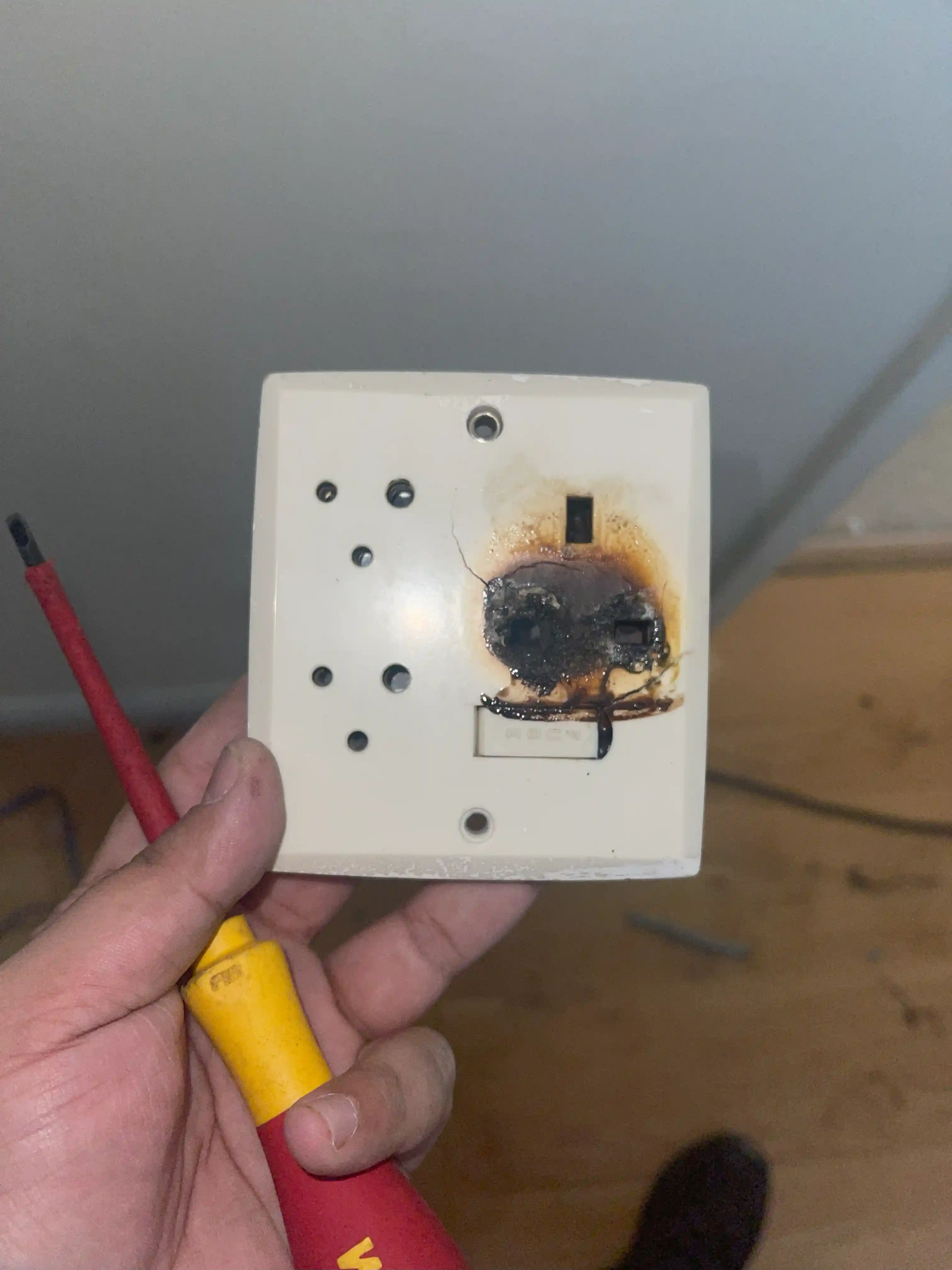 24 Hours Emergency Electrician near Marylebone